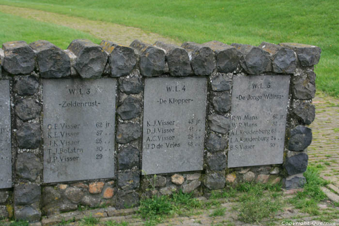 Monument voor stormslachtoffers nacht 5 - 6 March 1883 Paesens / Nederland 