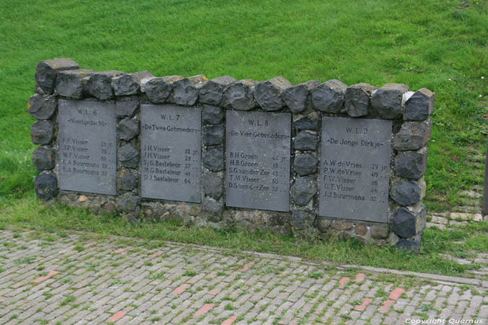 Monument voor stormslachtoffers nacht 5 - 6 March 1883 Paesens / Nederland 