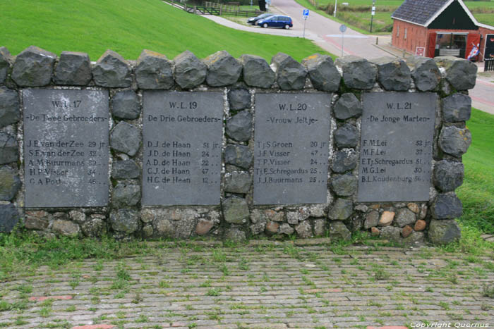 Monument voor stormslachtoffers nacht 5 - 6 March 1883 Paesens / Nederland 