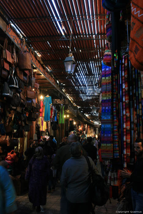 Petites vues des Souks Marrakech / Maroc 