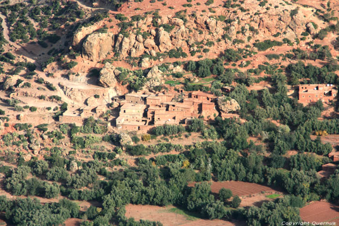 Zicht op dorp Taddart Izdar / Marokko 