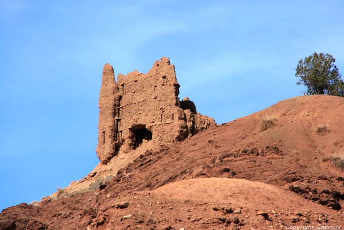 Ruines  l'entre d'une mine de Sel Telouet / Maroc 