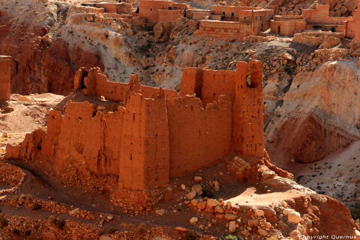 Kasbah aan Oostkant Tajegujite / Marokko 