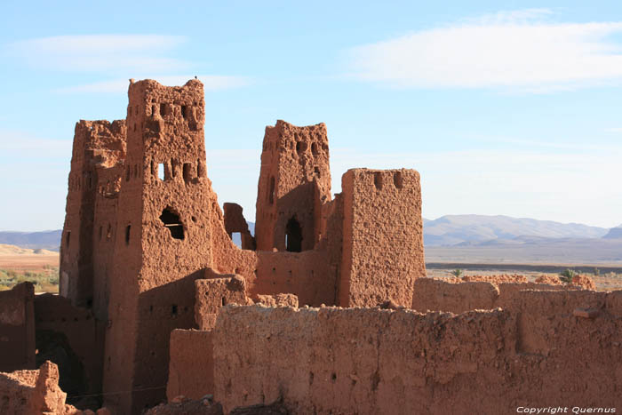 Kasbah en Runes Tadoula Zenifi / Maroc 