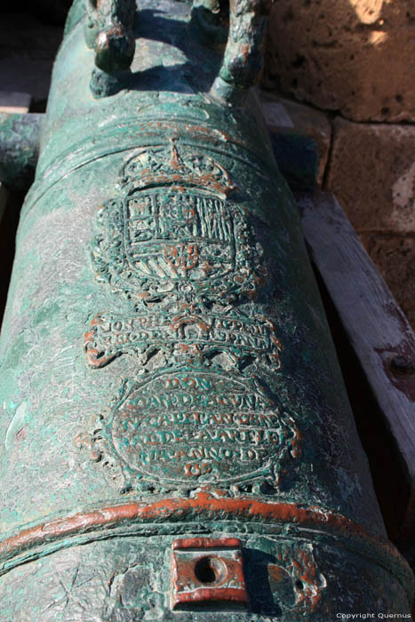 Enceinte de Ville Ouest et Bombardes Portugaises du 16 sicle Essaouira / Maroc 