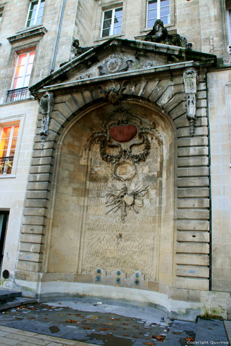 Saint Project Fountain Bordeaux / FRANCE 