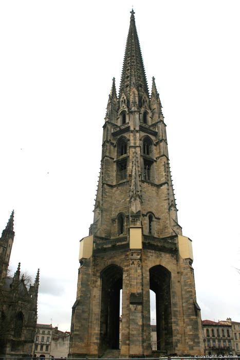 Toren van Sint-Michel Basiliek Bordeaux / FRANKRIJK 