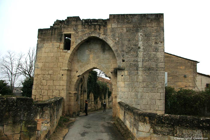 Brunet Gate Saint-Emilion / FRANCE 