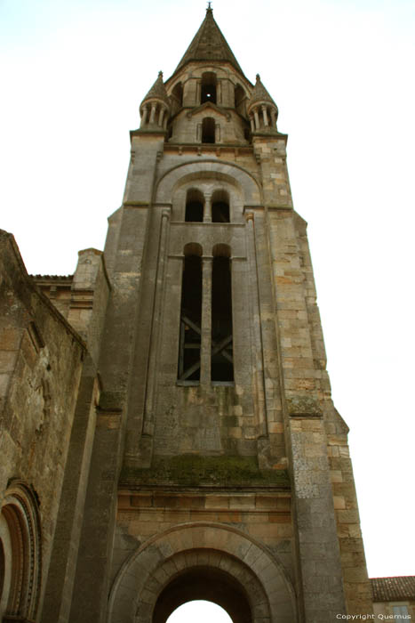 glise Saint-Saturnin Bgadan / FRANCE 