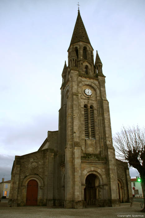 glise Saint-Saturnin Bgadan / FRANCE 