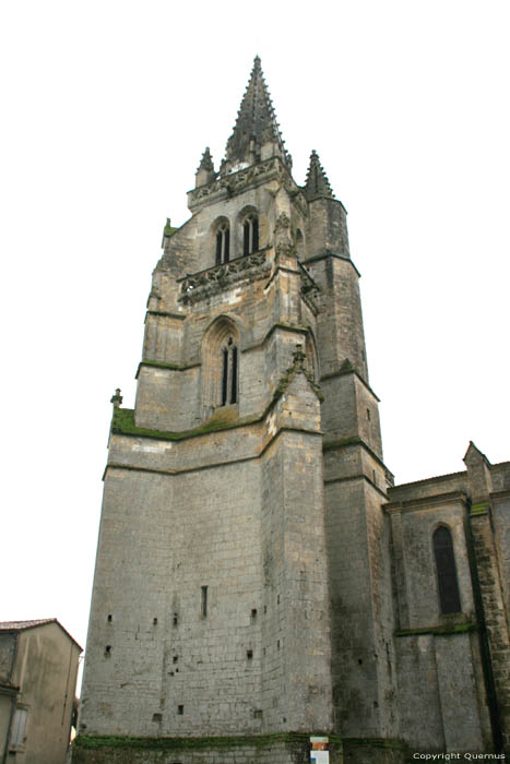 glise Notre Dame Uzeste / FRANCE 