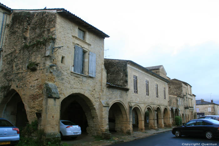 Building Saint-Macaire / FRANCE 