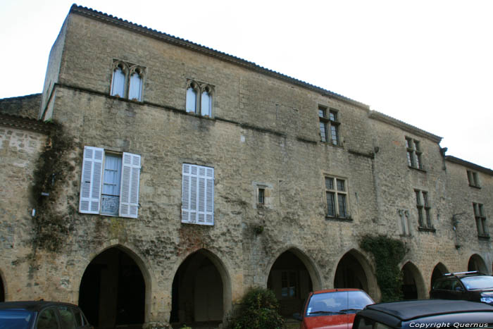 Building Saint-Macaire / FRANCE 