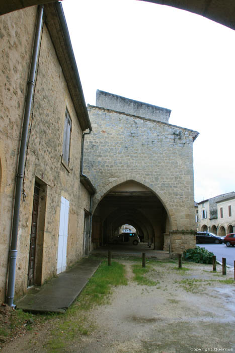 Building Saint-Macaire / FRANCE 