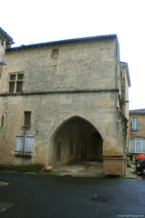 Building Saint-Macaire / FRANCE 