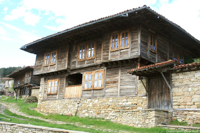 Houten Huis Zheravna in Kotel / Bulgarije 