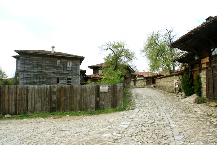 Straatzicht Zheravna in Kotel / Bulgarije 