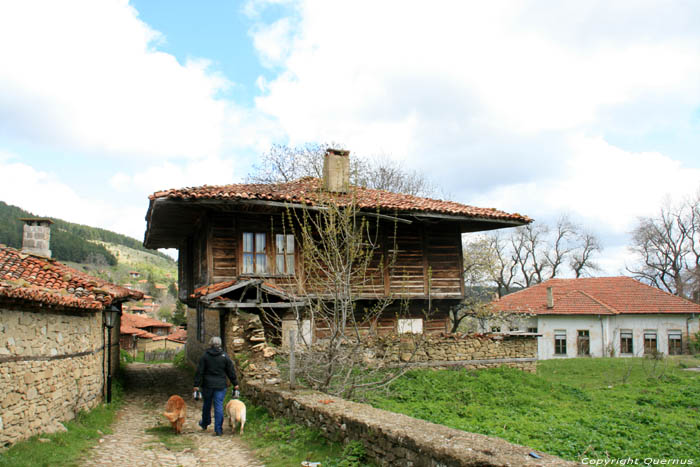 Houten Huis Zheravna in Kotel / Bulgarije 
