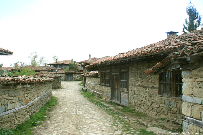 Vue de Rue Zheravna  Kotel / Bulgarie 