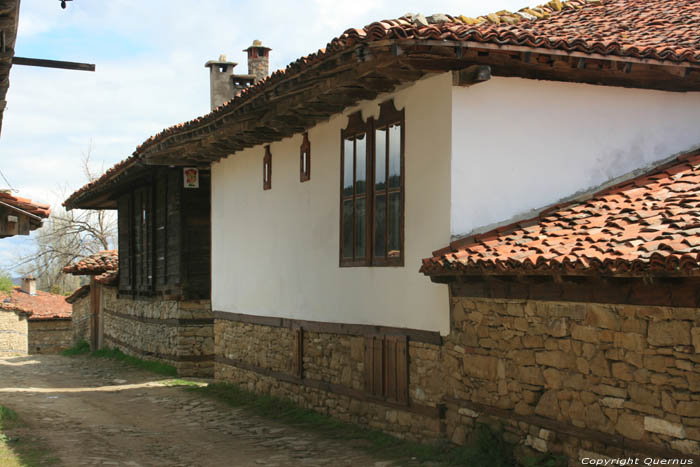 Vue de Rue Zheravna  Kotel / Bulgarie 