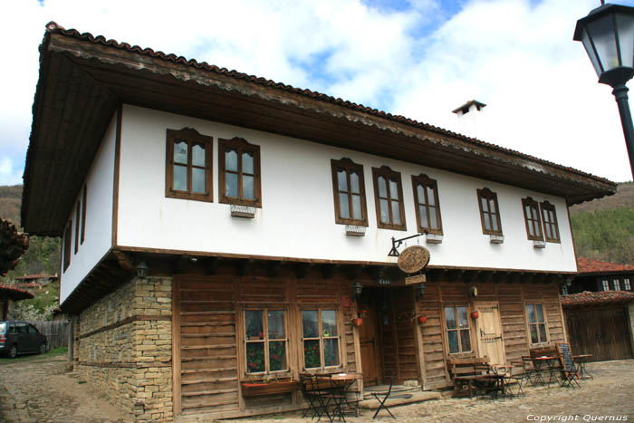 Caf SHEKERAZH Zheravna in Kotel / Bulgarije 