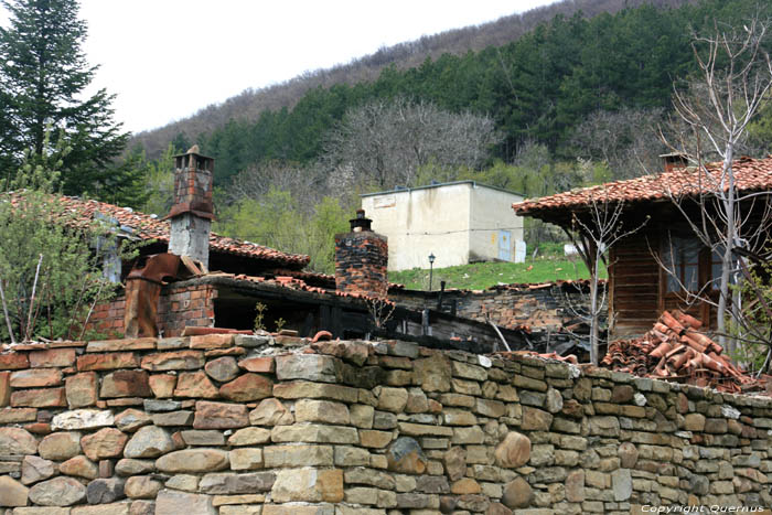 Afgebrand huis Zheravna in Kotel / Bulgarije 