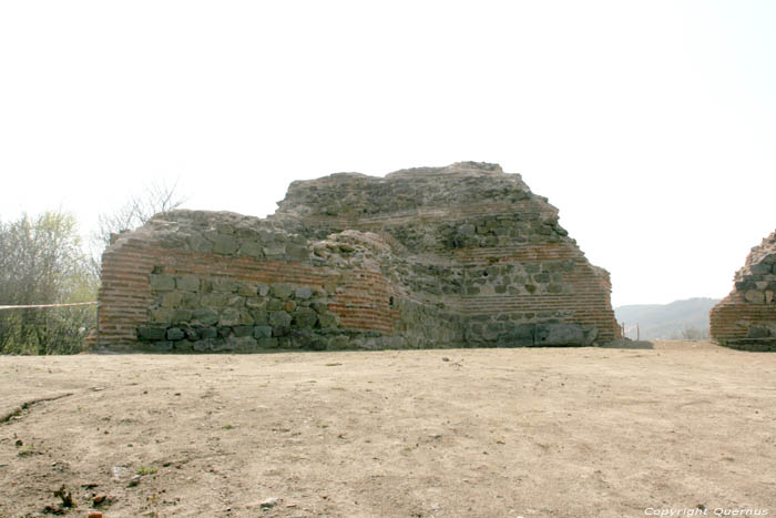 Rune Trayanovi Vrata (Poort van Trayan) Mirovo in IHTIMAN / Bulgarije 