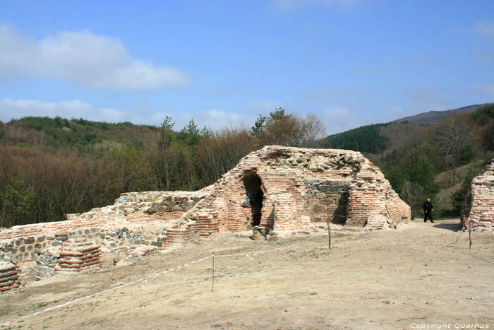 Rune Trayanovi Vrata (Poort van Trayan) Mirovo in IHTIMAN / Bulgarije 