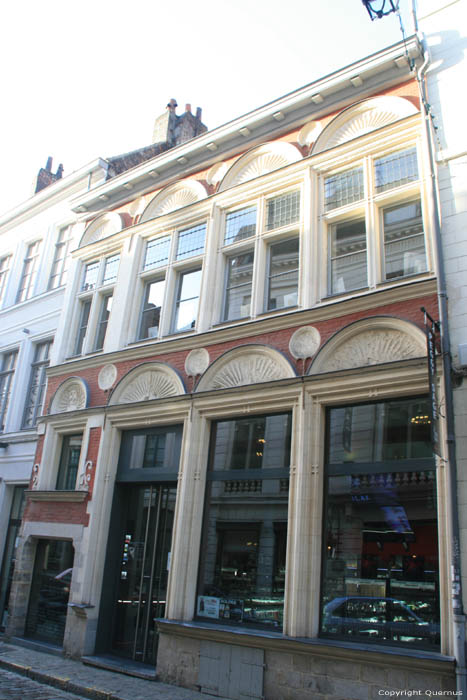 Gebouw RIJSSEL / FRANKRIJK 