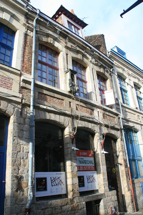 Huis met Onze-Lieve-Vrouwekapelletje RIJSSEL / FRANKRIJK 