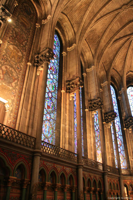 Onze-Lieve-Vrouwe-van-het-Prieelcathedraal RIJSSEL / FRANKRIJK 