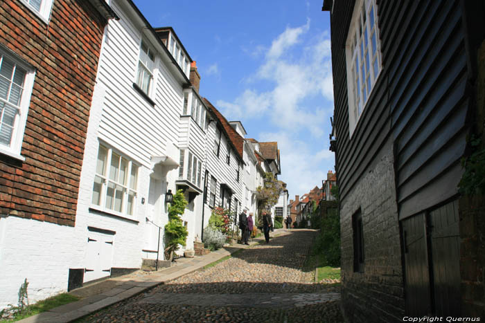 Zicht op Mermaid Street Rye / Engeland 