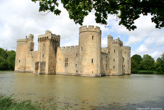 Burcht van Edward Dalyngrigge te Bodiam Bodiam in Robertsbridge / Engeland 