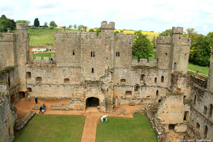 Chteau-Fort de Edward Dalyngrigge  Bodiam Bodiam  Robertsbridge / Angleterre 