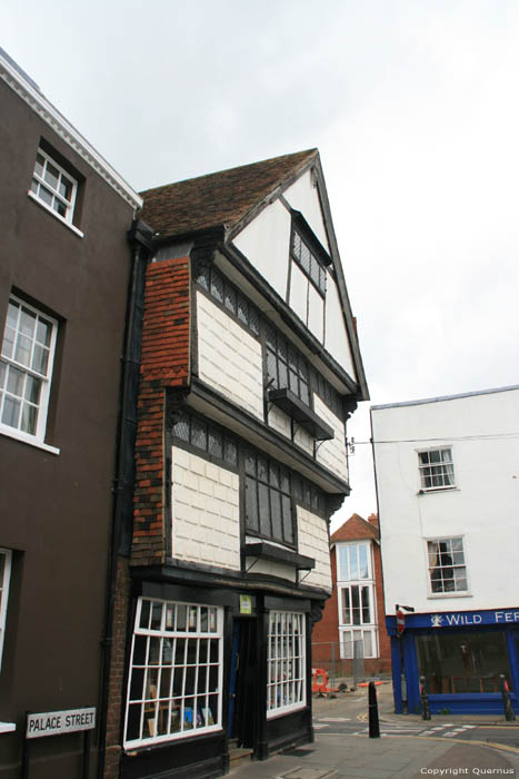 Oblique house - House Bulging Out Over the Road - John Boys House Canterbury / United Kingdom 