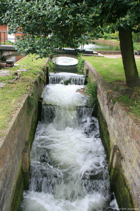 Ancien Moulin  Eau et Escalier d'Eau Canterbury / Angleterre 