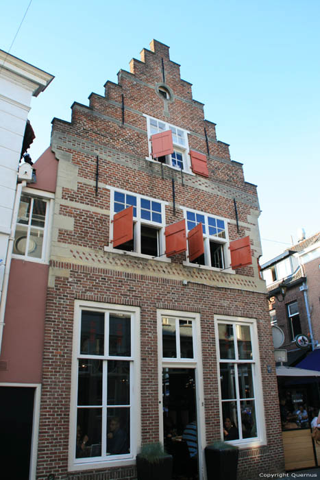 Hoekhuis 'S-Hertogenbosch / Nederland 