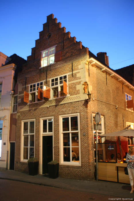 Hoekhuis 'S-Hertogenbosch / Nederland 