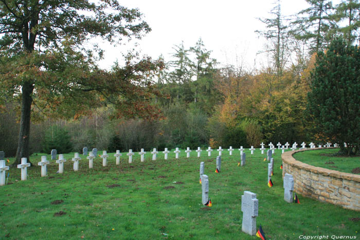 Cimtire Militaire de Bellefontaine TINTIGNY / BELGIQUE 