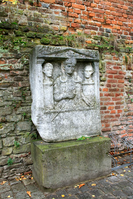 Grafsteen van Marcus Caelius Xanten / Duitsland 