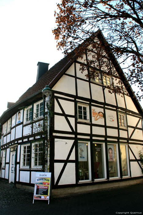 Cosmetique Defne Soest / Allemagne 