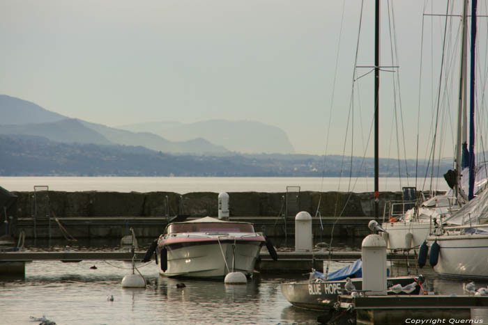 Yaght Harbor Lutry / Switzerland 