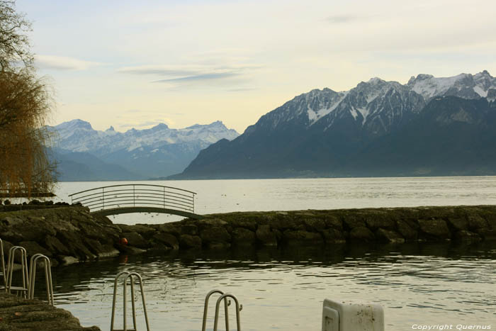 Uitzicht over Meer van Geneves Lutrives / Zwitserland 