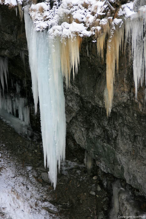 Stalactites de Glace Fribourg / Suisse 