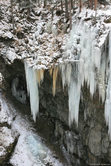 Stalactites de Glace Fribourg / Suisse 