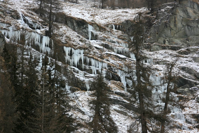 Stalactites de Glace Sils im Engadin/Segl / Suisse 