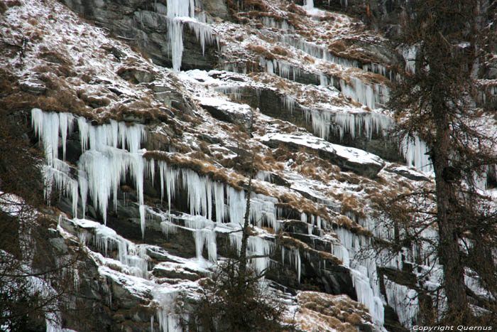 Stalactites de Glace Sils im Engadin/Segl / Suisse 