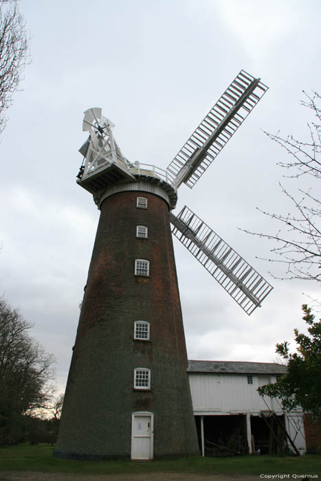 Moulin Buttrum ou Moulin de Trott Woolbridge / Angleterre 