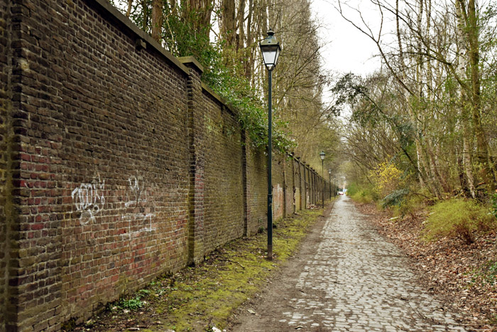 Wall of Graveyard EVERE / BELGIUM 