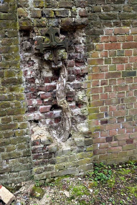 Wall of Graveyard EVERE / BELGIUM 